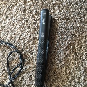 HSI professional hair straightener